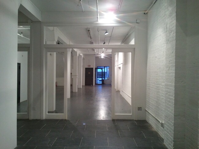 Building Photo - 376 Broome St