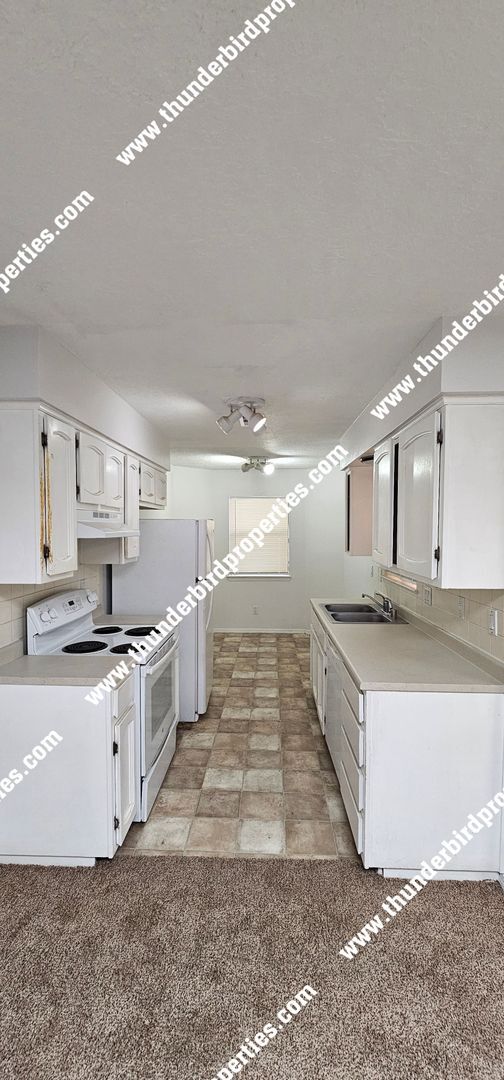 Foto del edificio - NE Heights 3 bedroom