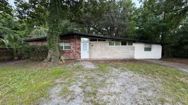 Spacious 5/2 for rent in Normandy Village ... - Spacious 5/2 for rent in Normandy Village ... House