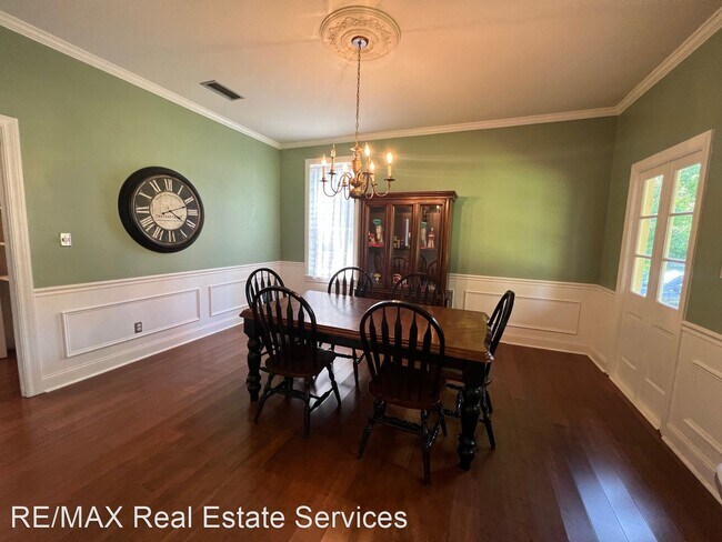 Building Photo - 4 br, 3 bath House - 6139 Dillingham Ave