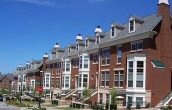 Building Photo - 242 Stetson St