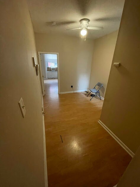 1855 Apt 1: Living Room - 1855 N Willington St