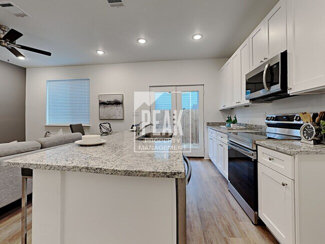 Building Photo - Beautiful New Construction Townhome in For...