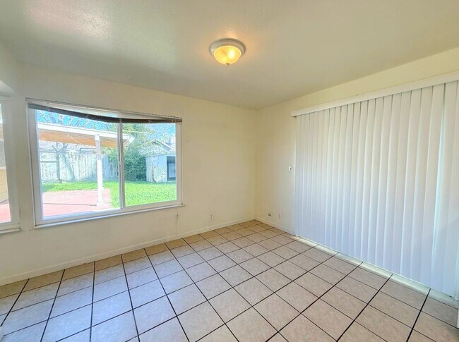 Foto del edificio - 455 Columbia Ave