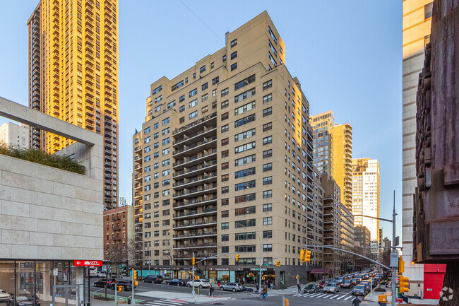 Building Photo - The 3 Lincoln Center