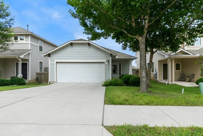 Building Photo - 535 Twisted Oaks Ln