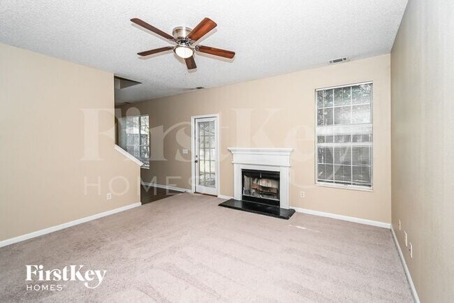 Foto del edificio - 4302 Ravenwood Dr