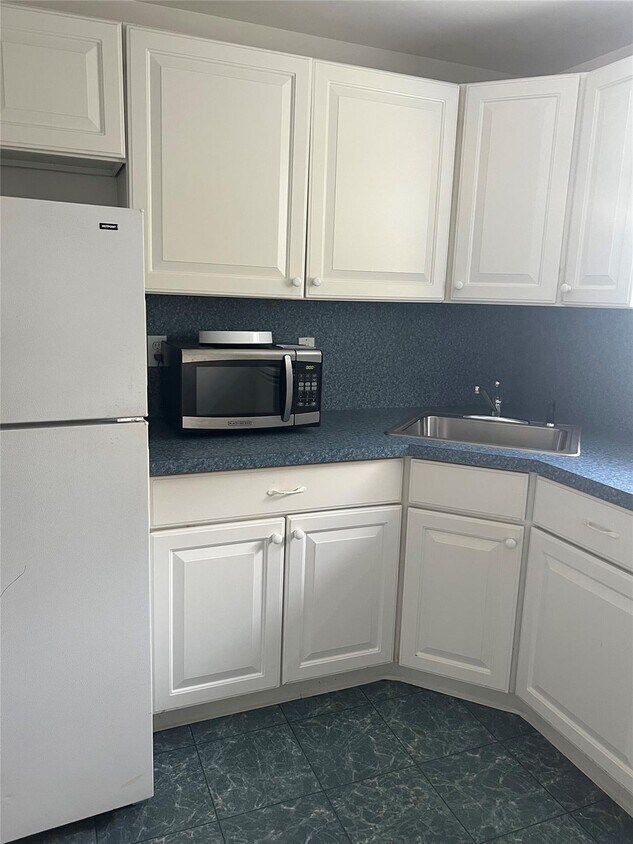 Foto principal - 121 Sullivan Ave