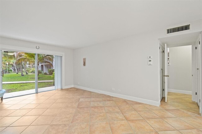 Building Photo - 8107 SW 72nd Ave