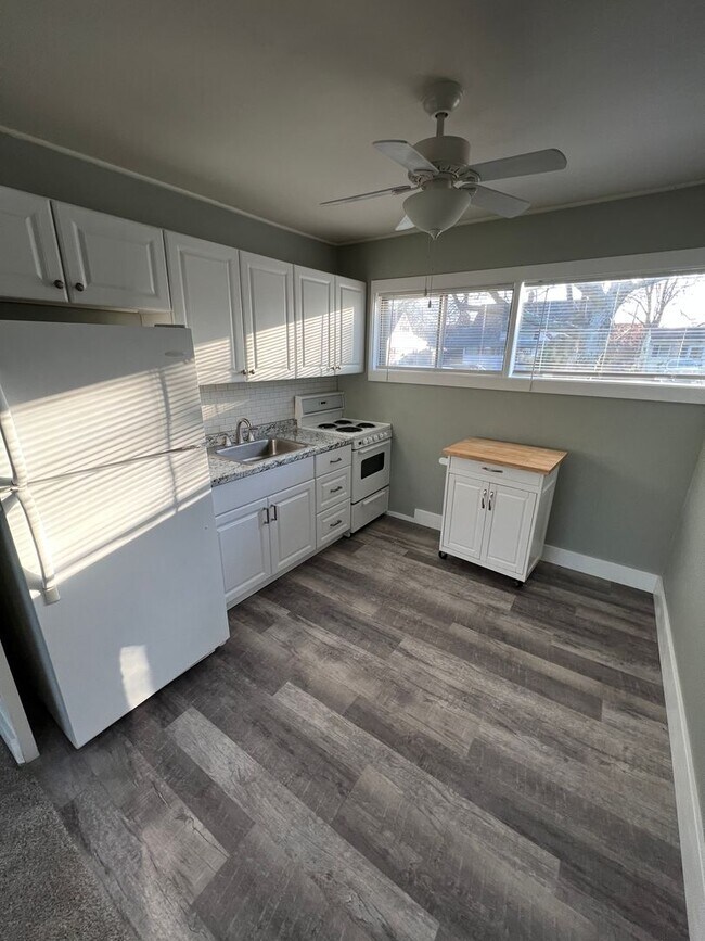 Foto del edificio - 4 bedroom 2 bath home in the Crabtree section of Levittown. Available for move in 6/1/2023
