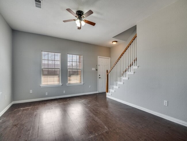 Building Photo - Jewel St- Duplex