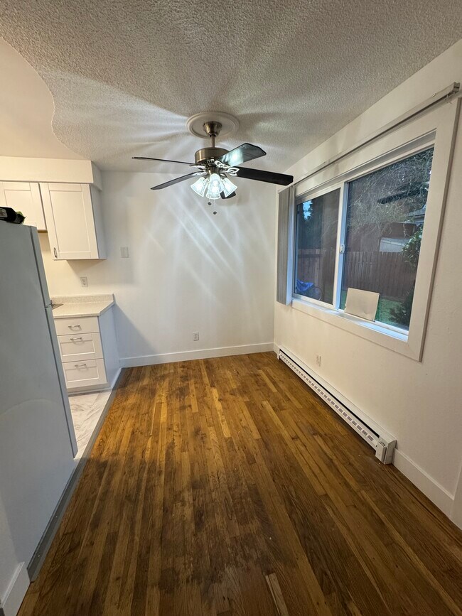 Foto del edificio - 3622 E 13th St