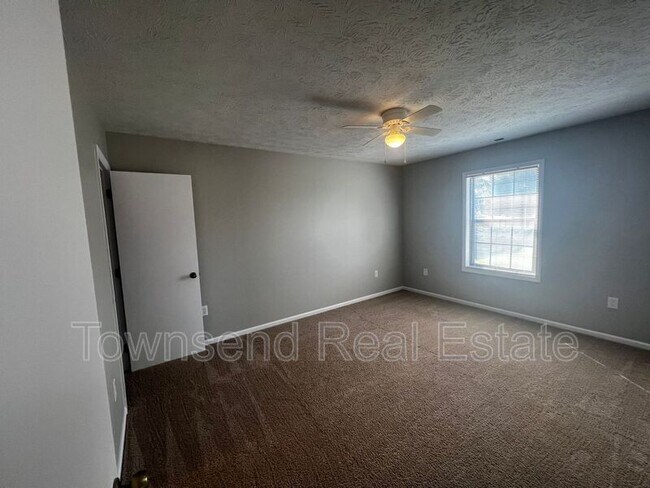 Building Photo - 1409D Ireland Dr