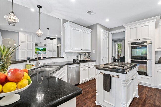 Building Photo - 177 Somerton Dr