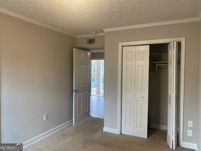 Foto del edificio - 639 Reese St