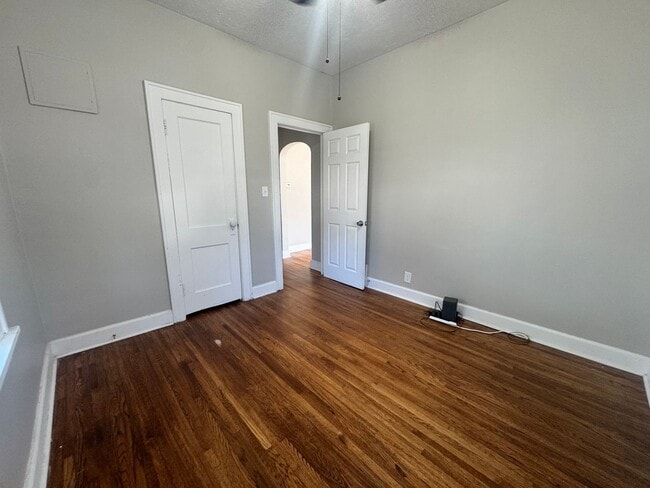 Foto del edificio - 3 bedroom, 2 bath in NE Lincoln