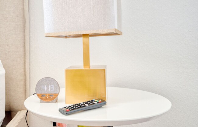 Building Photo - 2548 SW 13th St