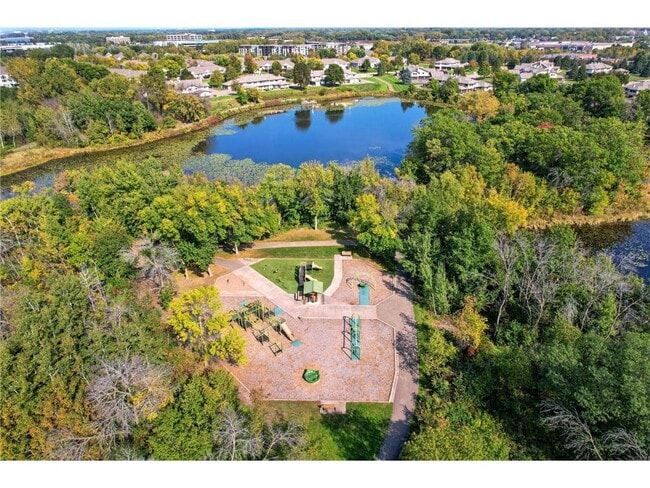 Foto del edificio - 5505 Orleans Ln N