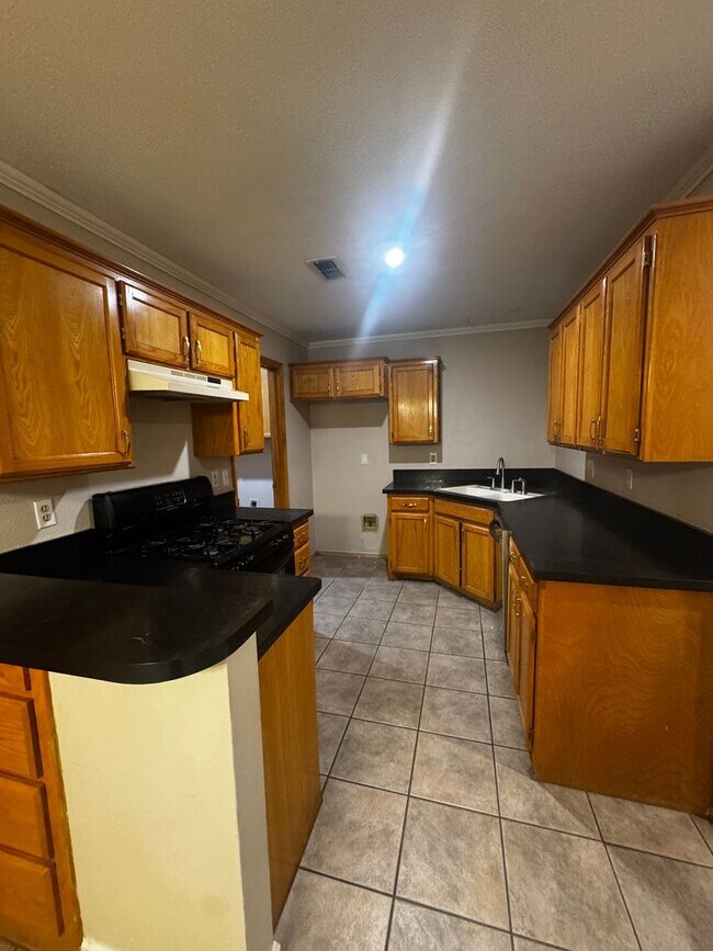 Building Photo - Charming 3bedroom, 2bath home in Estaodao