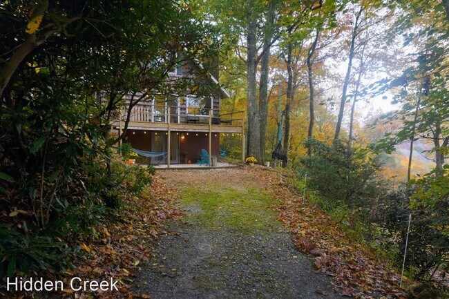 Foto del edificio - 4 br, 2 bath House - 257 Hemlock Hill Road