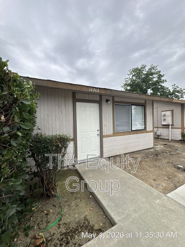 Building Photo - 10742 Railroad Ave