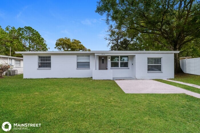 Foto principal - 4914 83rd St S, Tampa, FL 33619