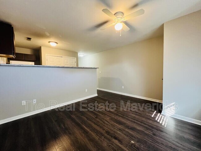 Photo - 309 N Holly St House