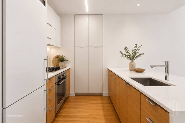 Foto del edificio - 303 E 33rd St