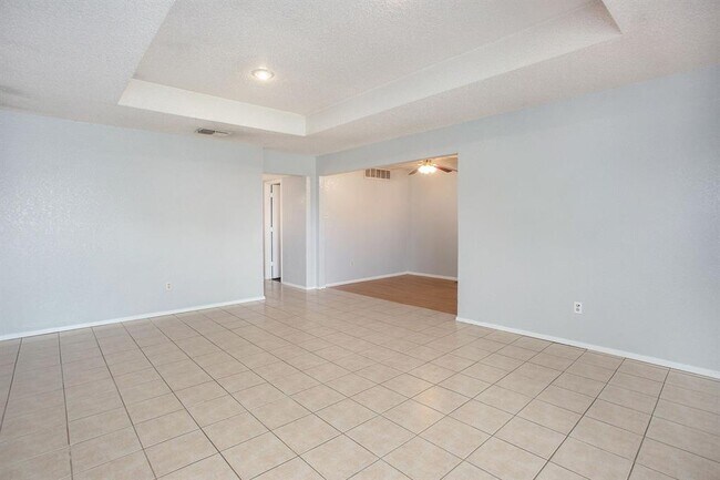Building Photo - 3710 Hulen Park Cir