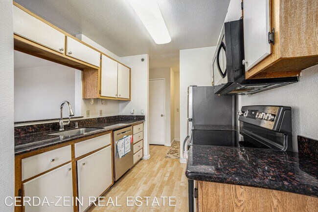Building Photo - 3 br, 2 bath House - 685 Dartmore Ln #267