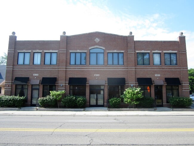 Building Photo - 614 E 11 Mile Rd