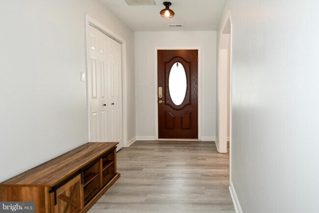 Foto del edificio - 10049 Meleen Dr