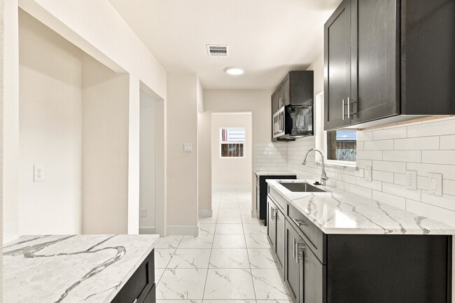 Foto del edificio - 1825 Rosedale St