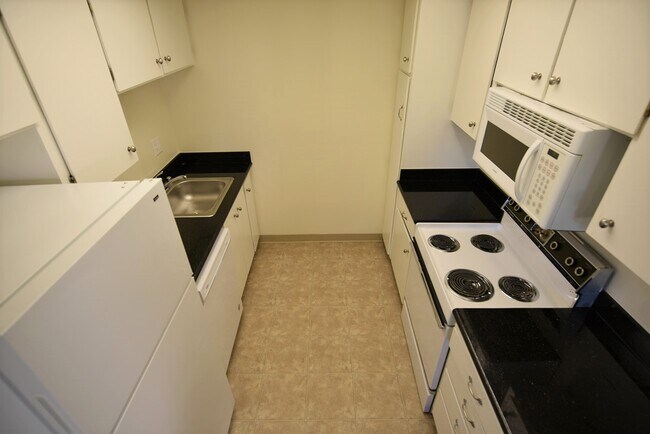 Foto del edificio - 22120 Center St