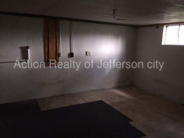 Building Photo - 5210 Old Lohman Rd