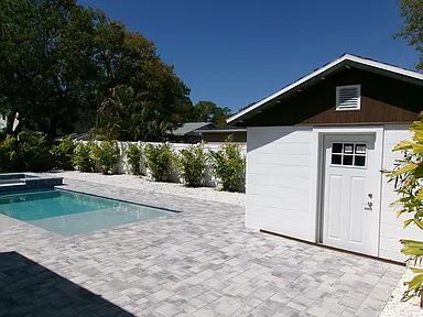 Building Photo - Fully Furnished Tampa Retreat Near Bayshore Blvd