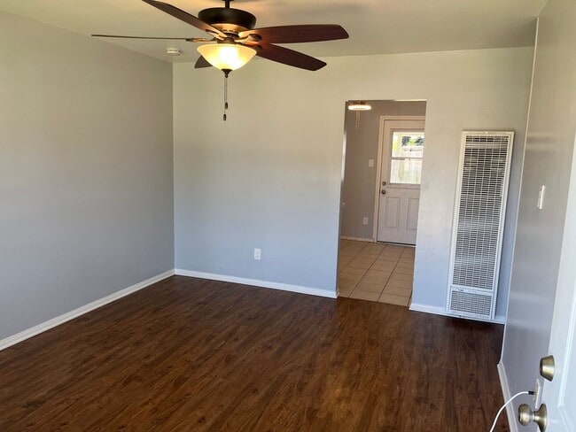 Building Photo - 3563 Clairemont Mesa Blvd