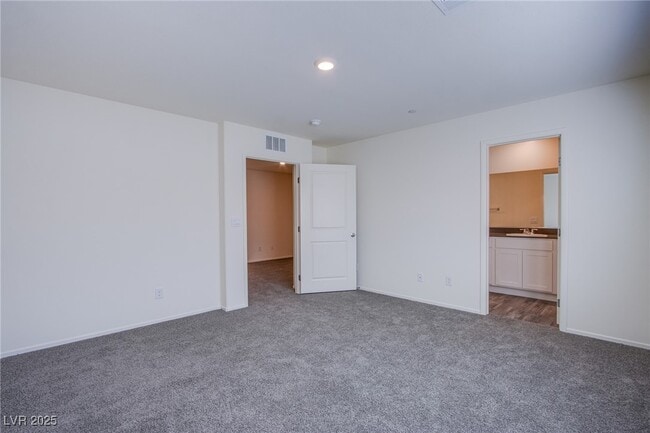 Building Photo - 4949 Fern Mesa Ave