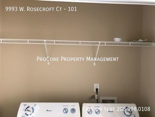 Building Photo - Condo Charm: 2 Beds, 2.5 Baths, and a Sing...