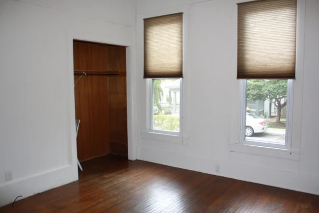 Building Photo - 401 S Dunn St