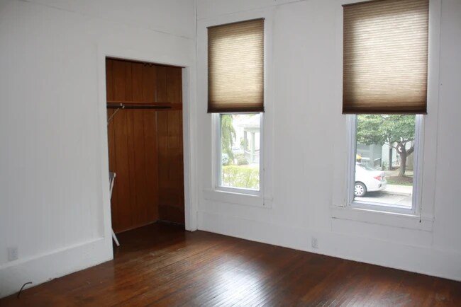 Foto del edificio - 401 S Dunn St