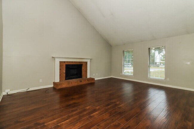 Foto del edificio - 2521 Country Lake Cir