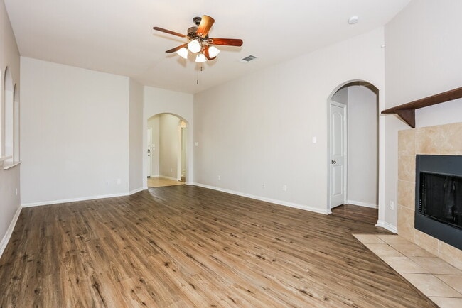 Foto del edificio - 1225 Camden Yard Dr