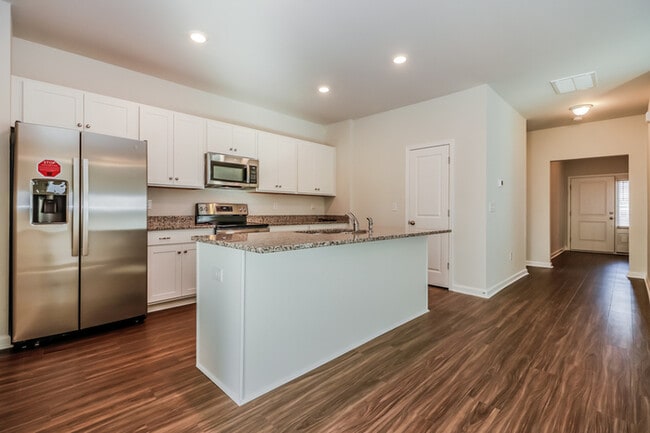 Building Photo - 135 Dorian Lp