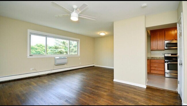 Foto del edificio - 1415 W Pratt Blvd