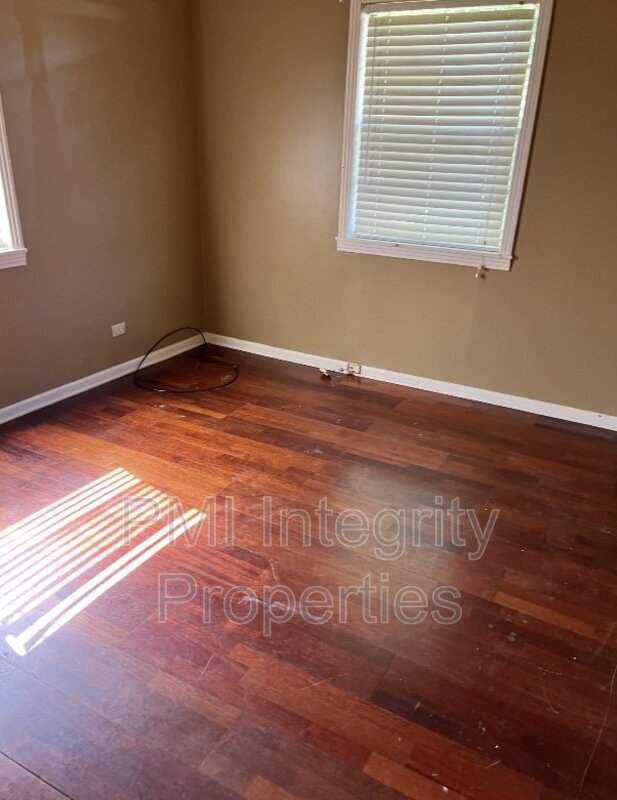 Building Photo - 511 Weldon St