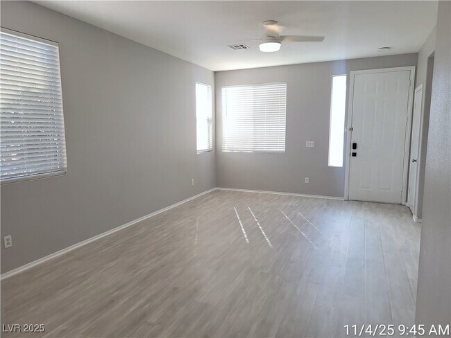 Foto del edificio - 824 Painted Vista Ave