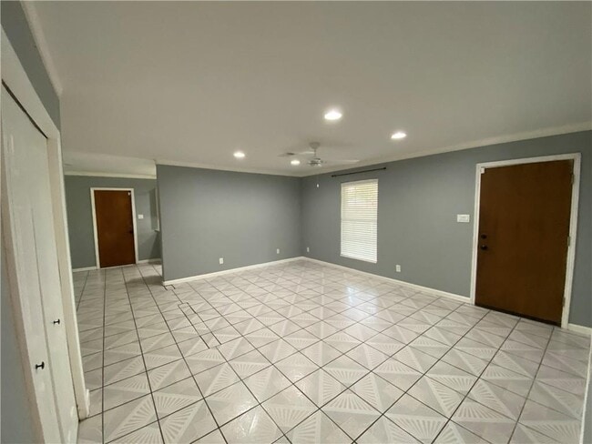 Foto del edificio - 3209 Carol Ann Dr