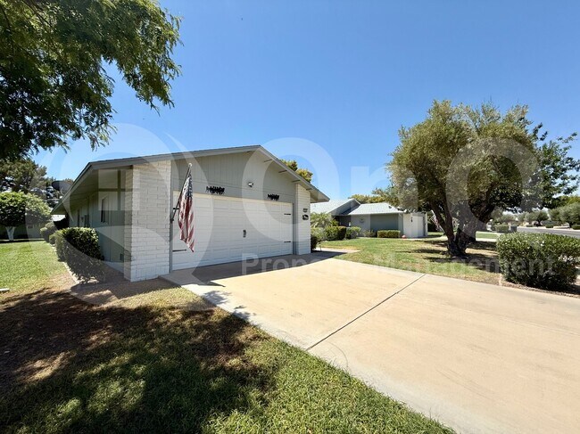 Foto del edificio - 12527 W Prospect Dr