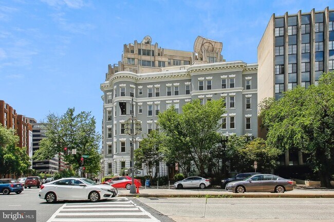 Foto del edificio - 1300 Massachusetts Ave NW